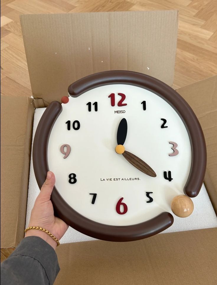 MINI POCKET Silent Clock – นาฬิกาตั้ง/แขวนลายกระเป๋าหนัง