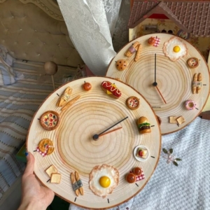 PACK 2 Christmas Wood Clock – แพค 2 นาฬิกาไม้ลายคริสต์มาส
